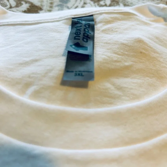 Next Level Apparel White Black King Men's T-Shirt NWOT - Picture 5 of 5